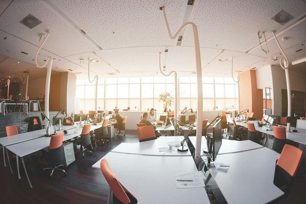 Le coworking : Une solution moderne pour des espaces de travail collaboratifs