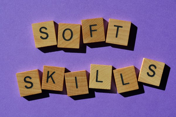 Explorez les meilleures plateformes pour développer vos soft skills